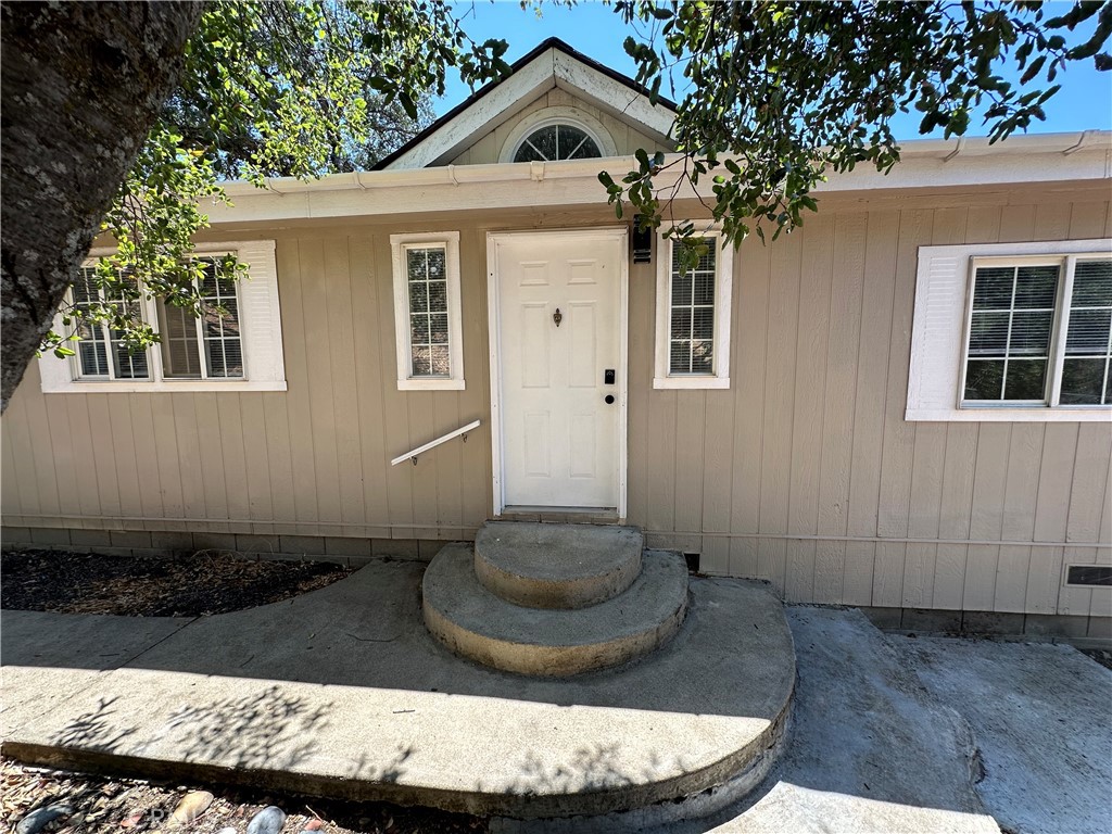 280 Henderson Drive Property Photo 1