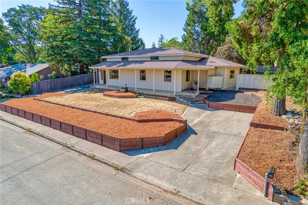 255 Lange Street Property Photo 1