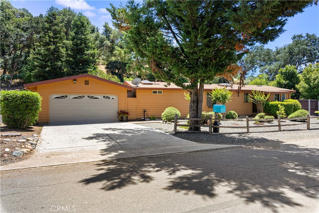 2841 Bender Property Photo 1