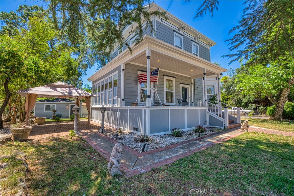 275 Armstrong Street Property Photo 1