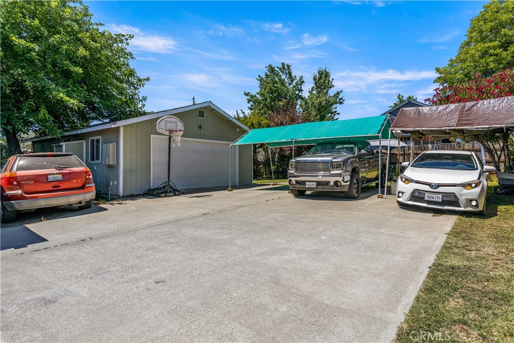4235 Lakeshore Boulevard Property Photo 17