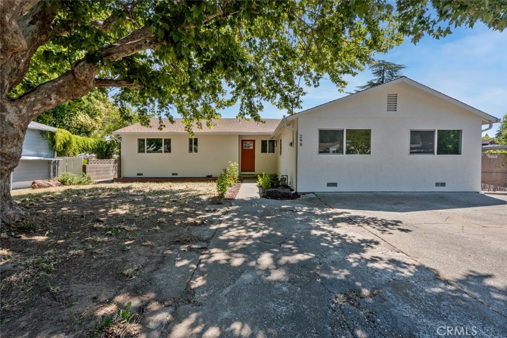298 Warren Drive Property Photo 1