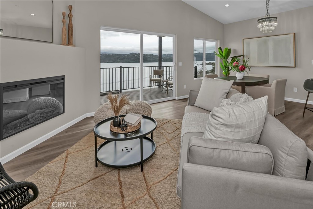 11911 Lakeshore Drive Property Photo 14