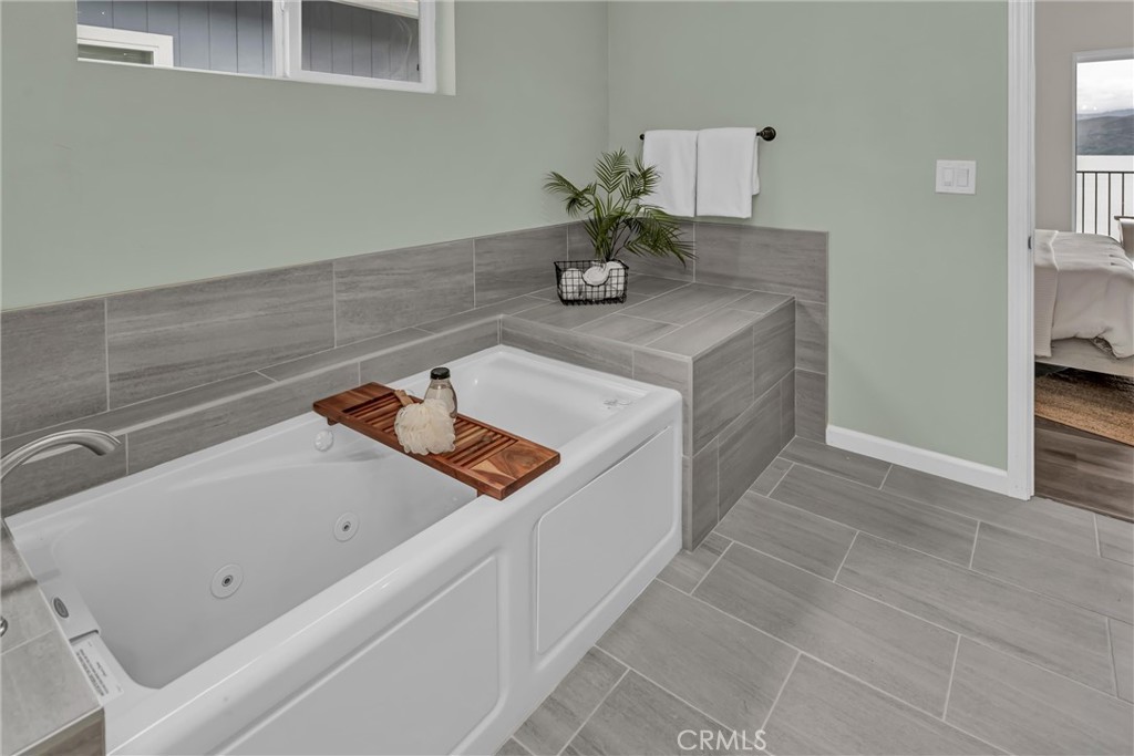 11911 Lakeshore Drive Property Photo 21