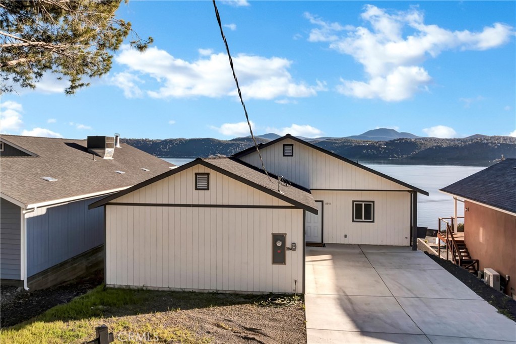 11911 Lakeshore Drive Property Photo 33