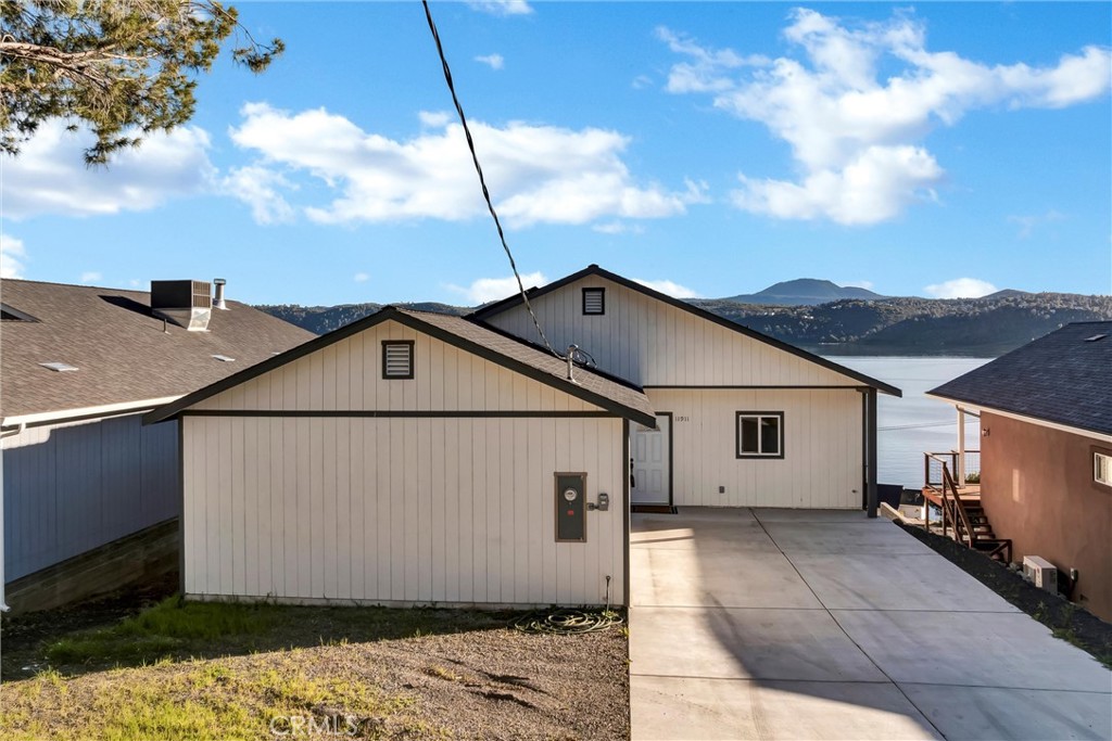 11911 Lakeshore Drive Property Photo 34