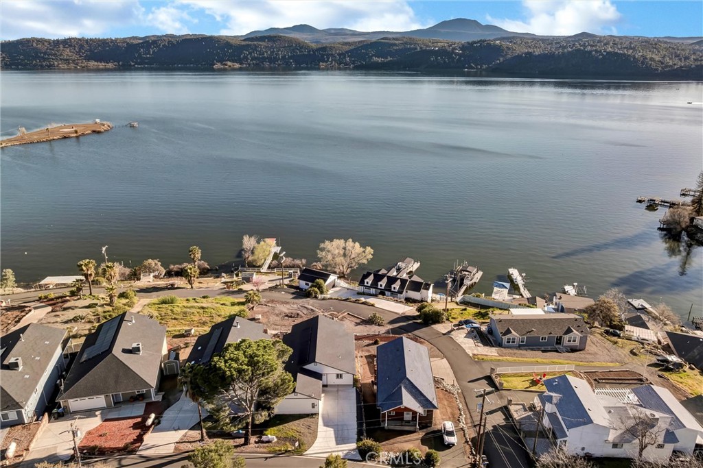 11911 Lakeshore Drive Property Photo 38