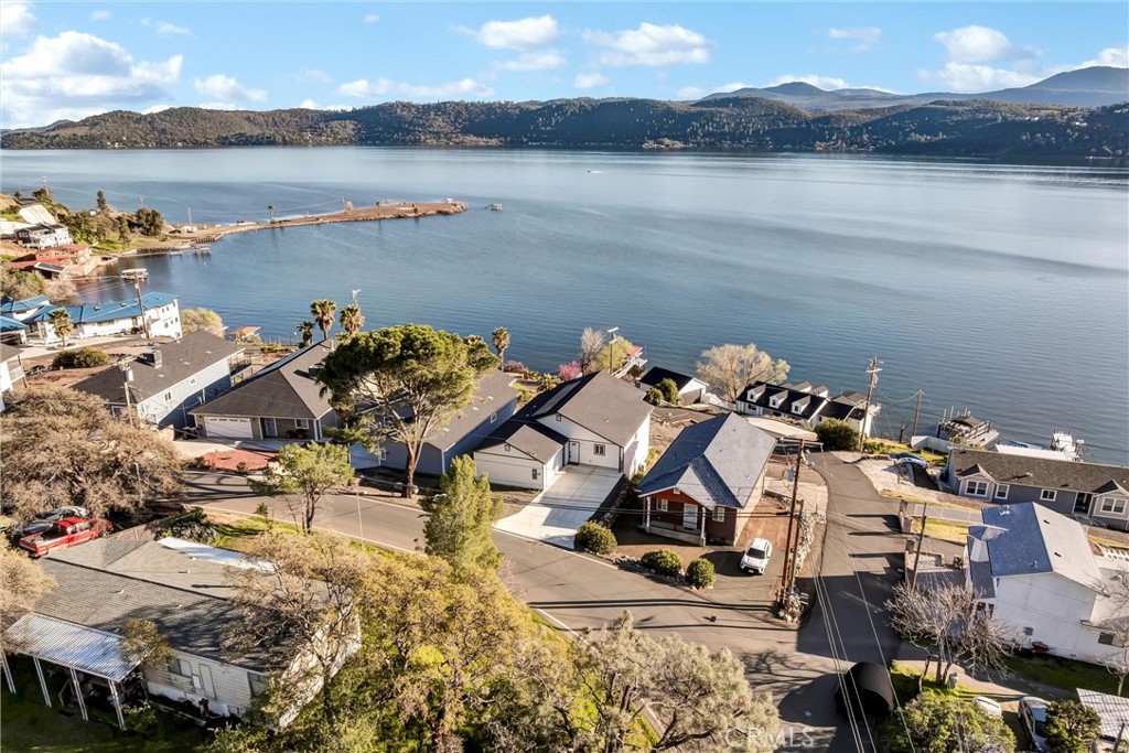 11911 Lakeshore Drive Property Photo 39