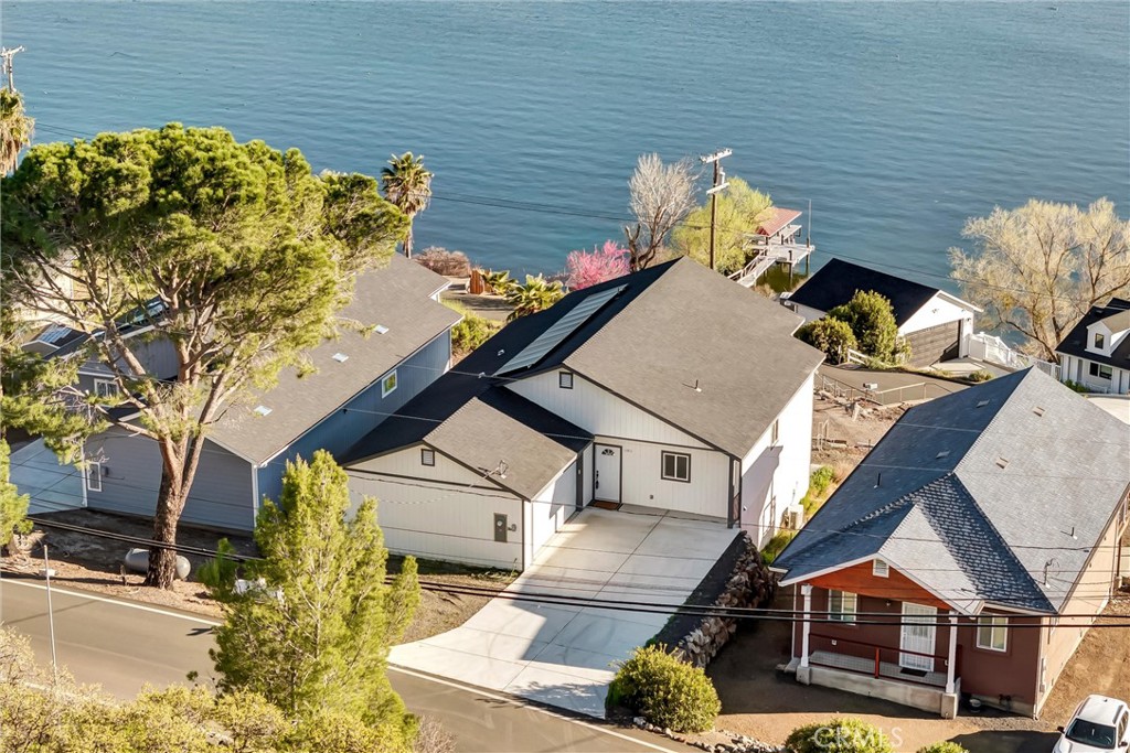 11911 Lakeshore Drive Property Photo 40