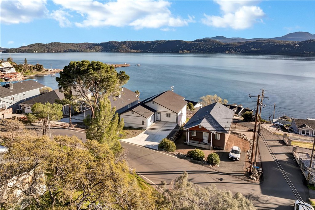 11911 Lakeshore Drive Property Photo 41