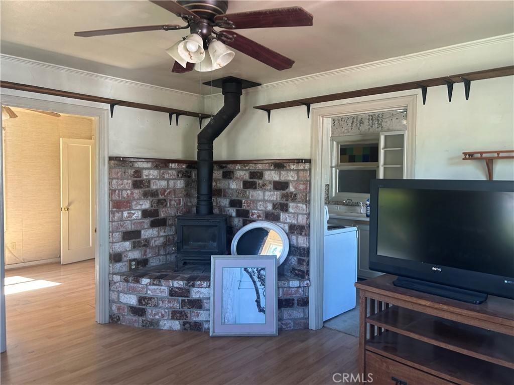 970 11th Property Photo 3