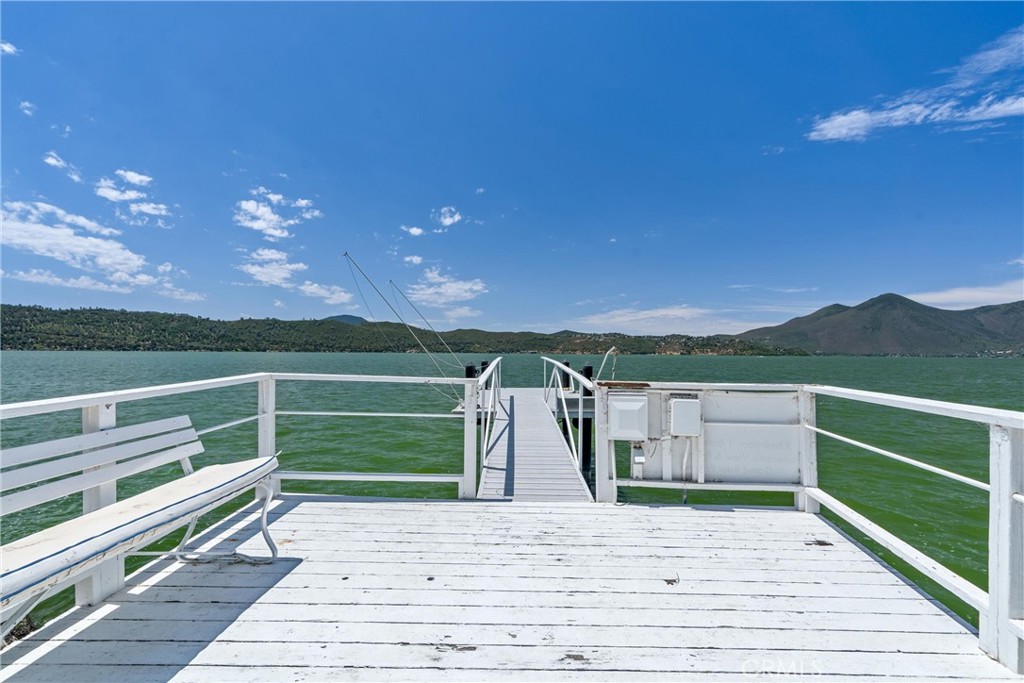 13319 Lakeshore Drive Property Photo 1