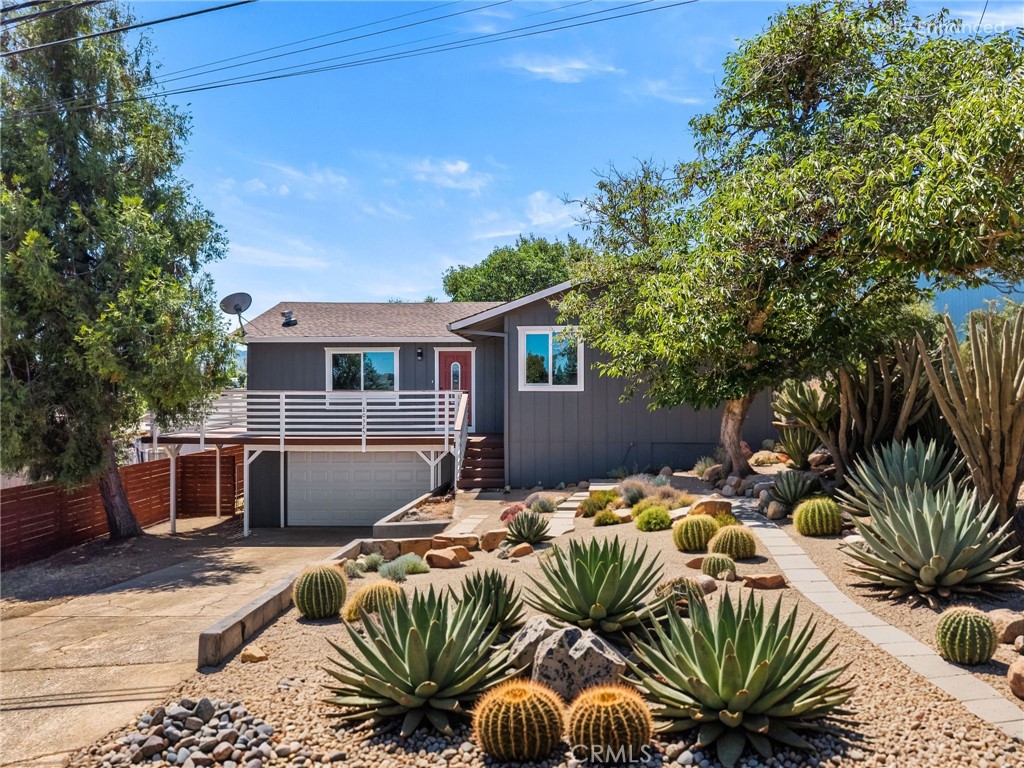 10325 Fairway Drive Property Photo 1