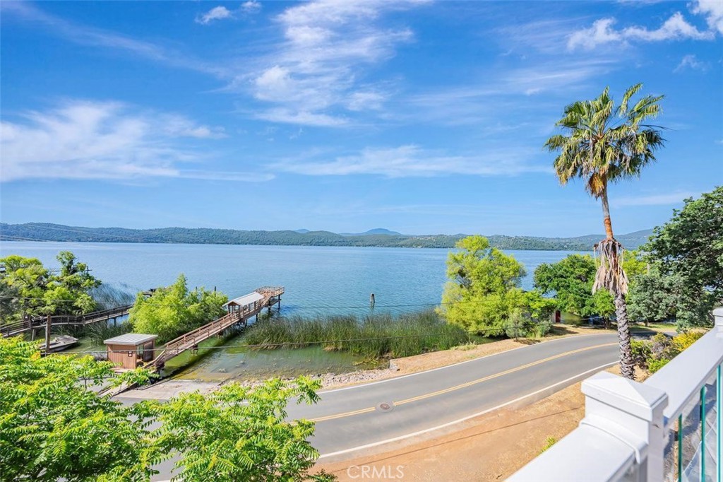 12340 Lakeshore Drive