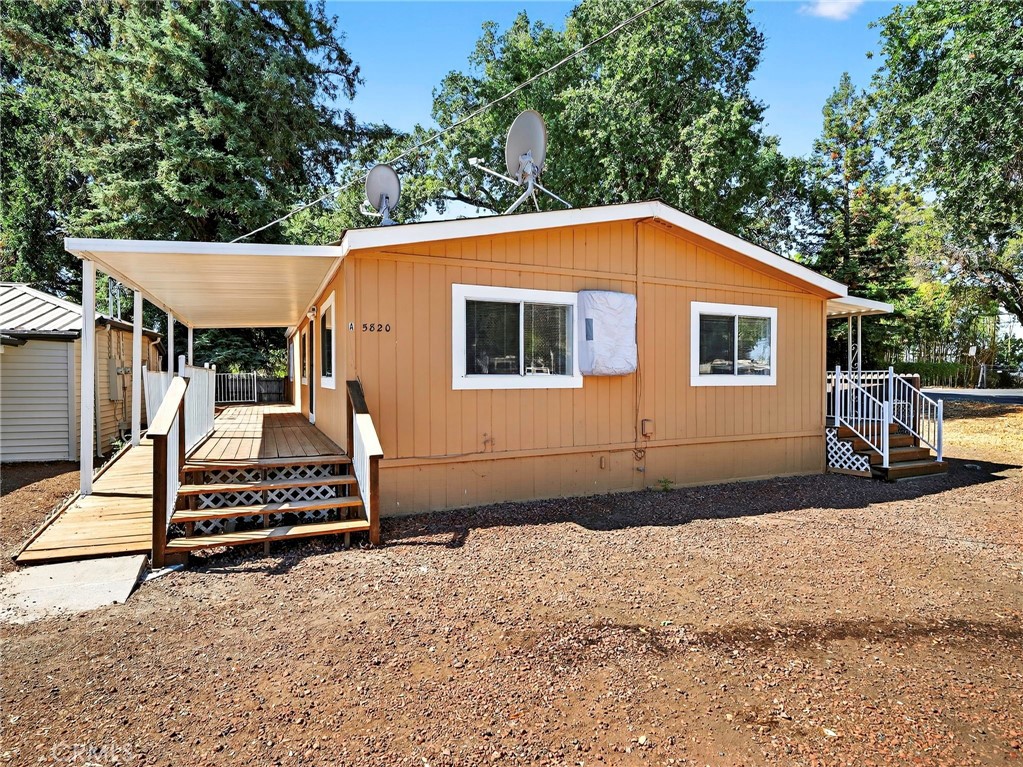 5820 Grove St. Property Photo 2
