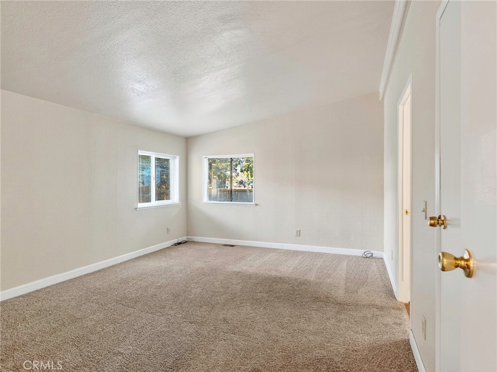 5820 Grove St. Property Photo 5