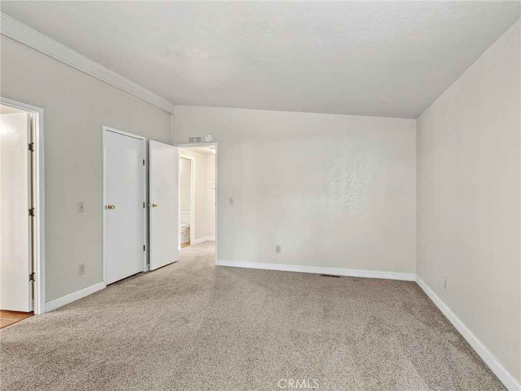 5820 Grove St. Property Photo 6