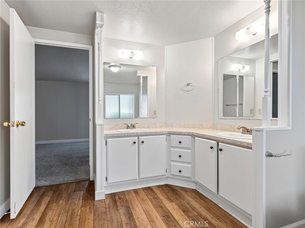 5820 Grove St. Property Photo 11