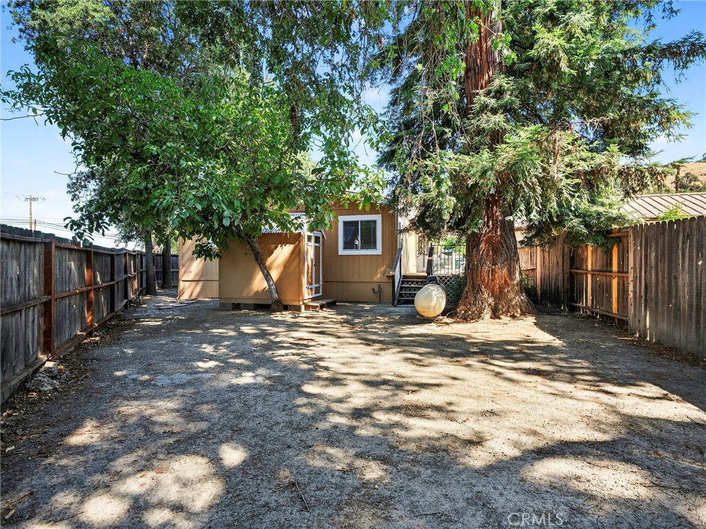 5820 Grove St. Property Photo 14