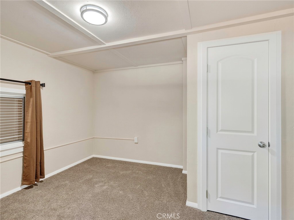 5820 Grove St. Property Photo 17