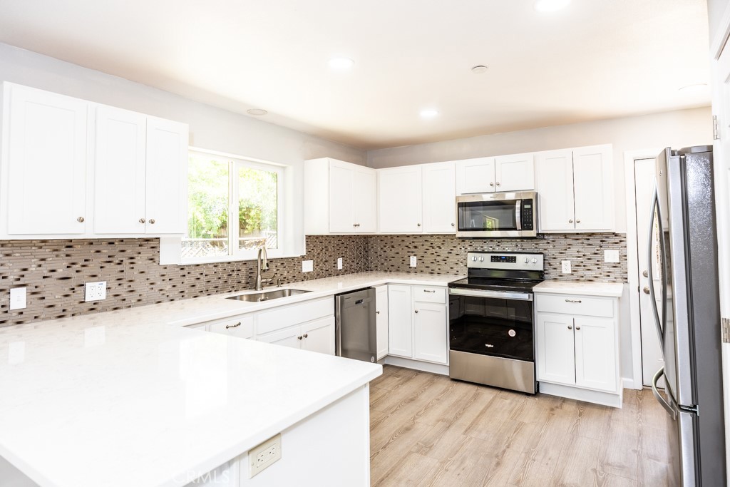 19208 Stonegate Road Property Photo 6