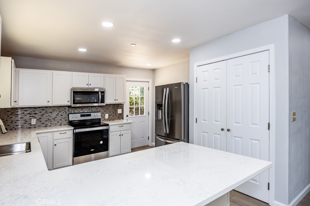 19208 Stonegate Road Property Photo 7