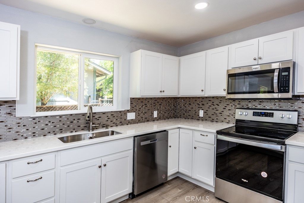 19208 Stonegate Road Property Photo 8