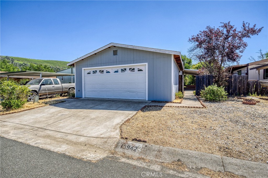 13942 Apple Lane Property Photo 1