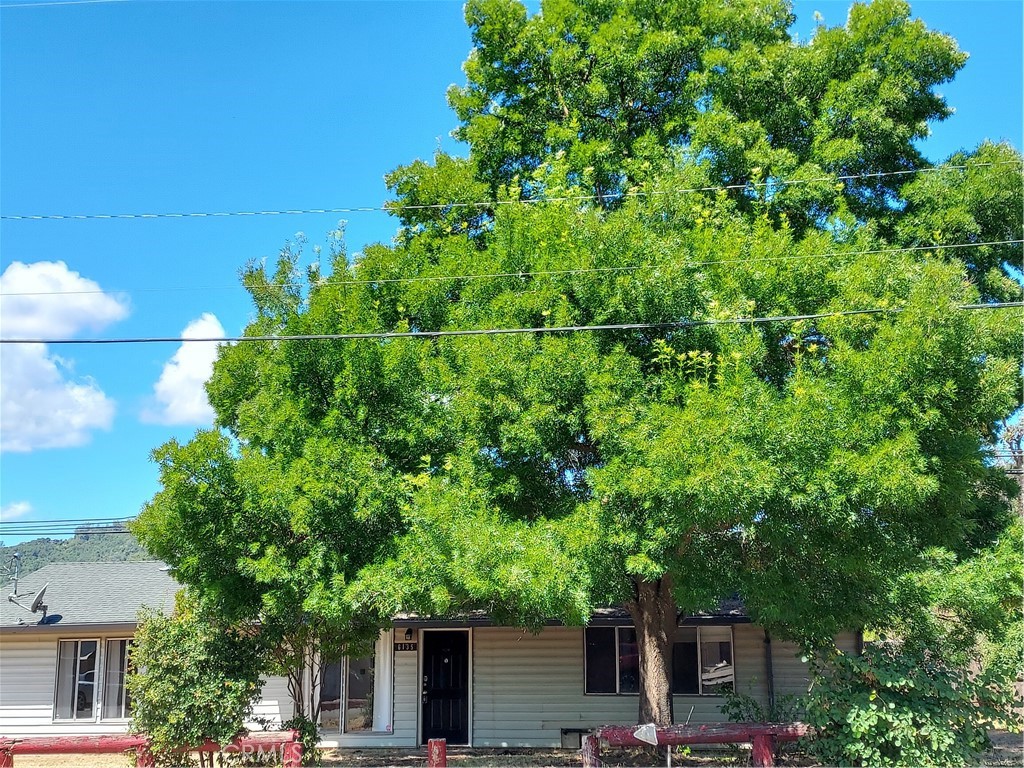 6135 Ridgeview Drive Property Photo 1