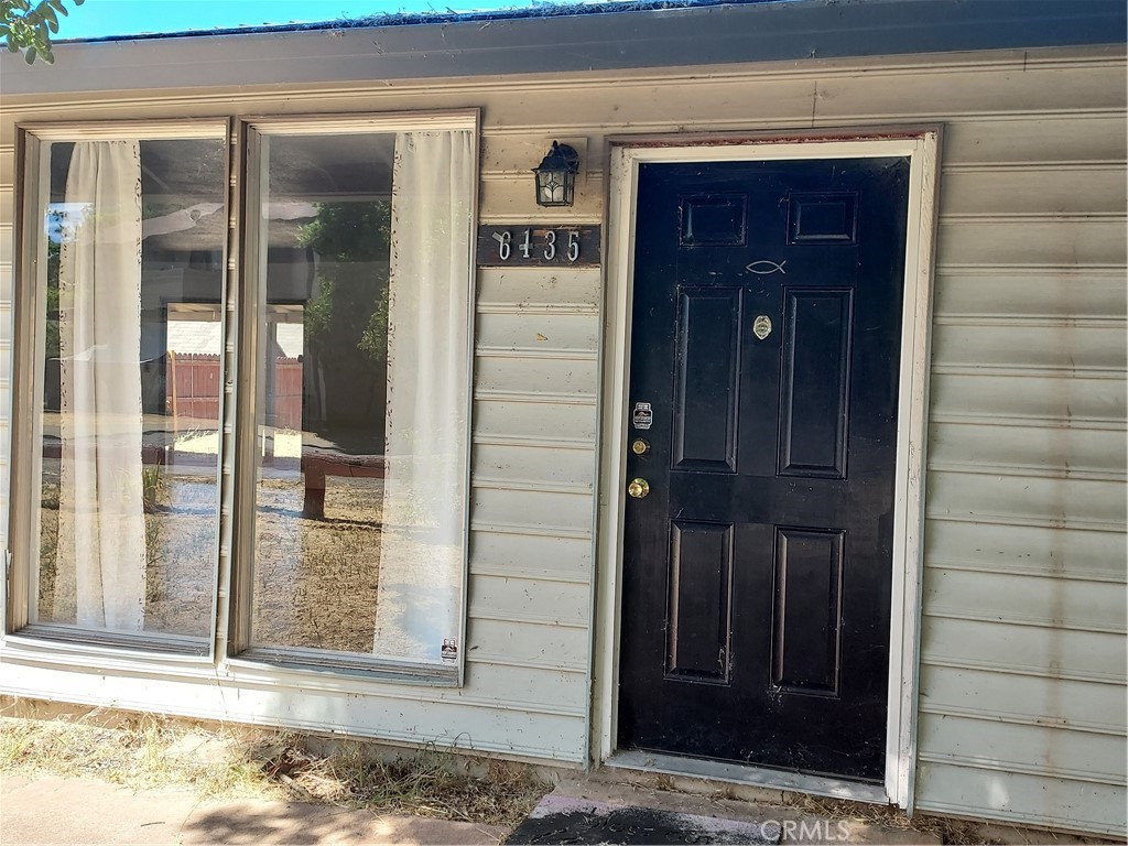 6135 Ridgeview Drive Property Photo 4