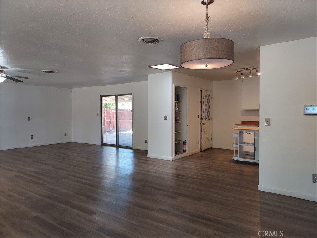 6135 Ridgeview Drive Property Photo 7