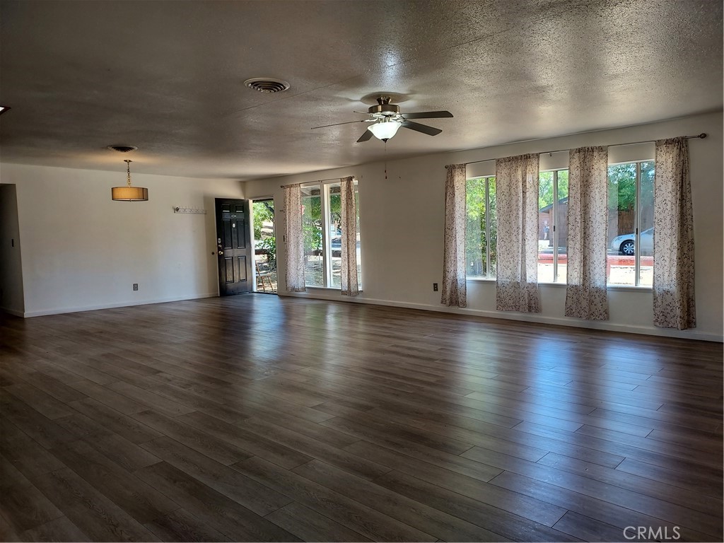 6135 Ridgeview Drive Property Photo 8