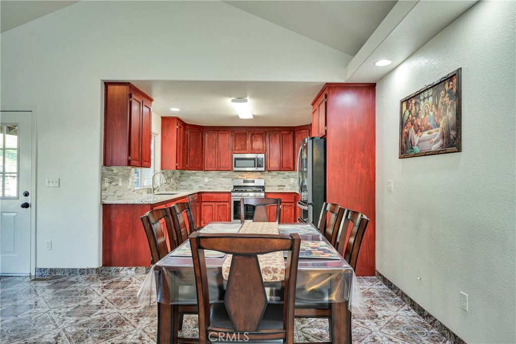 18230 Hidden Valley Road Property Photo 7