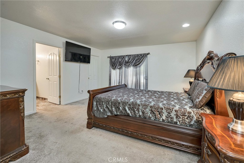 18230 Hidden Valley Road Property Photo 10