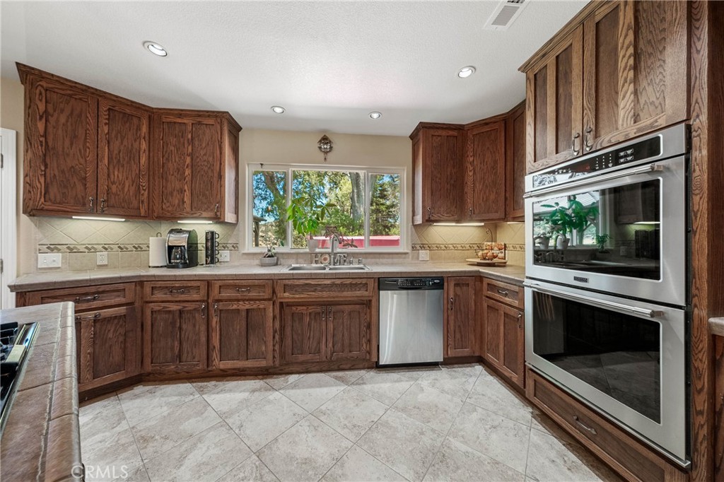 18164 Fishhook Court Property Photo 18