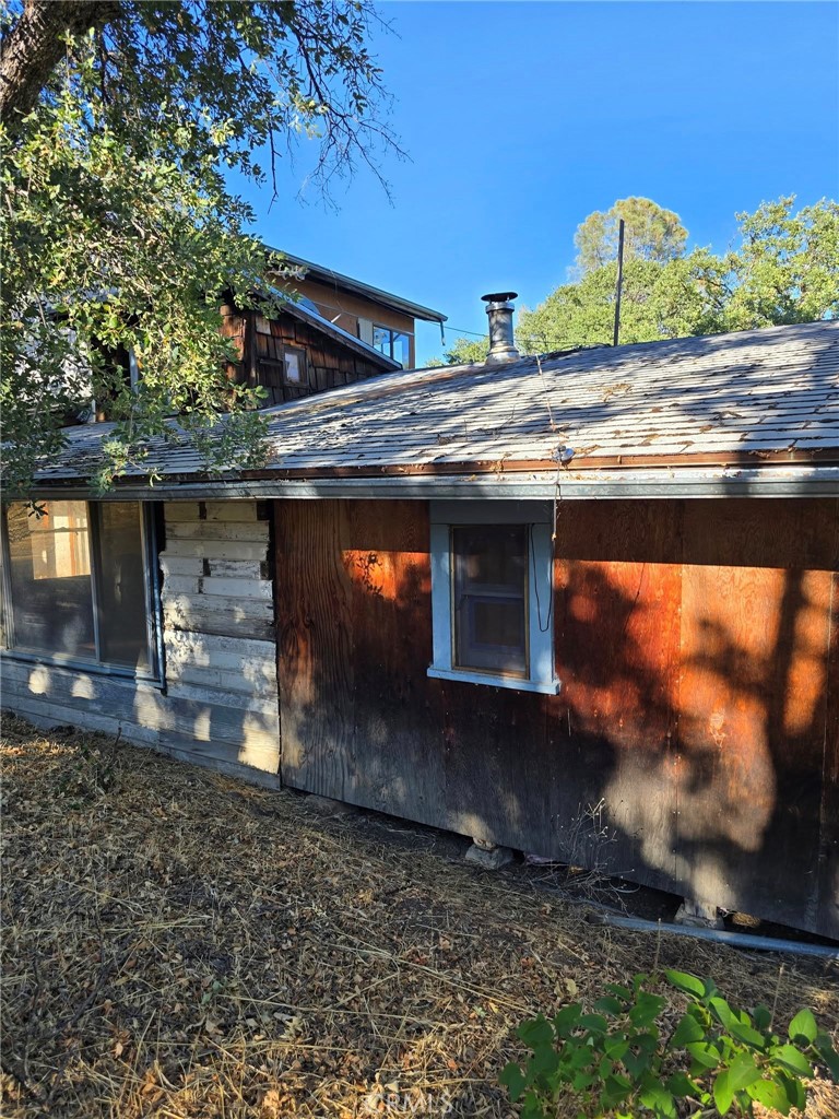 728 Watertrough Road Property Photo 4