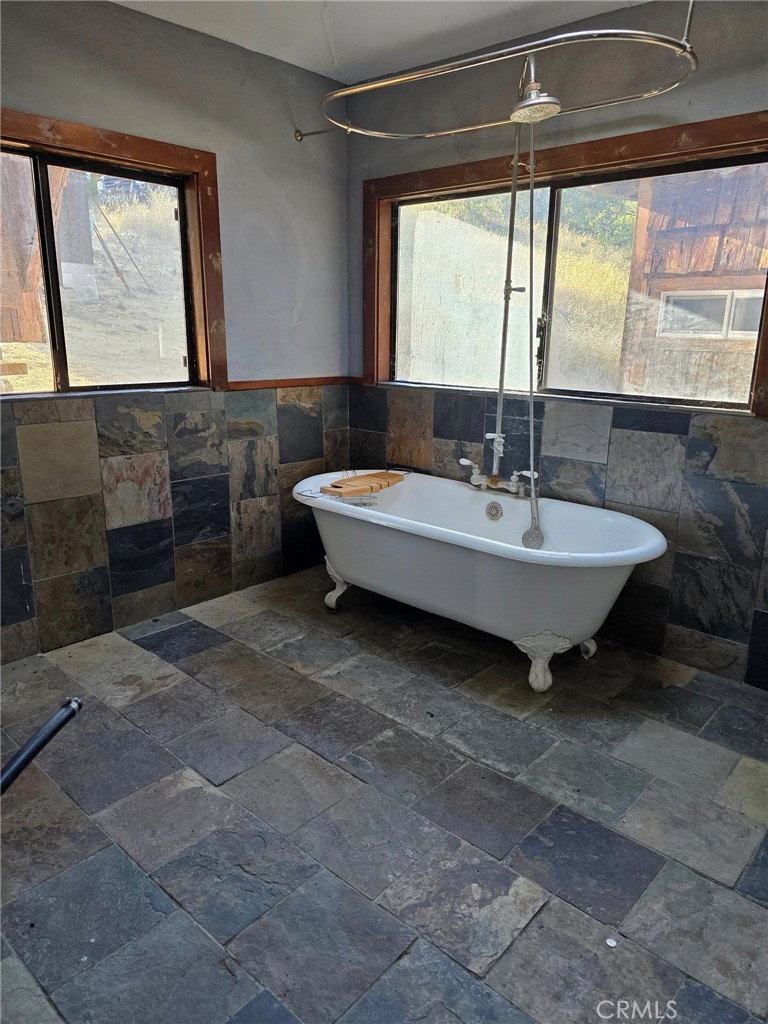 728 Watertrough Road Property Photo 7