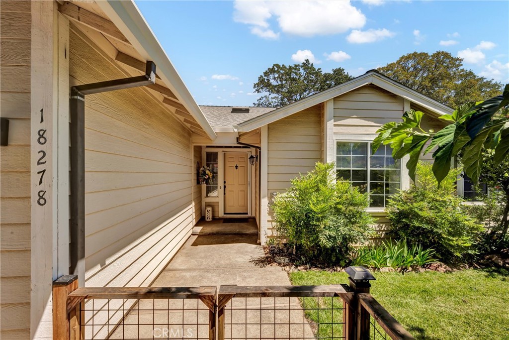 18278 North Shore Drive Property Photo 4