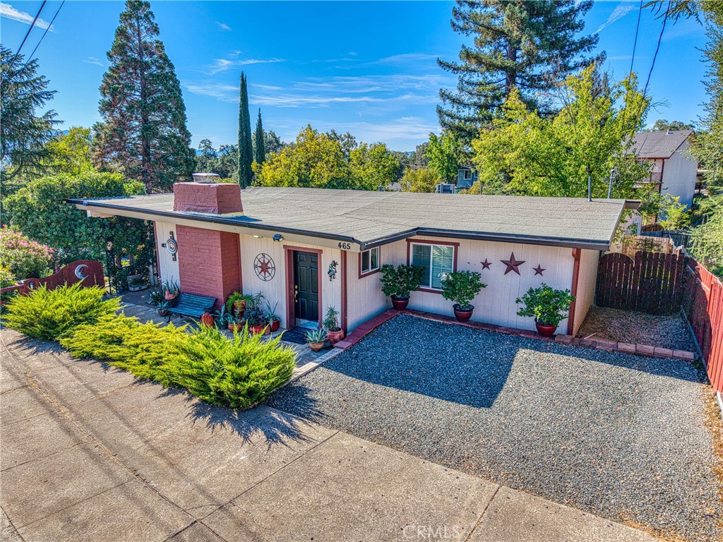 465 Hillcrest Drive Property Photo 1