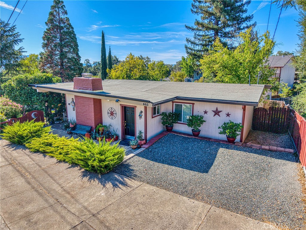 465 Hillcrest Drive Property Photo 1
