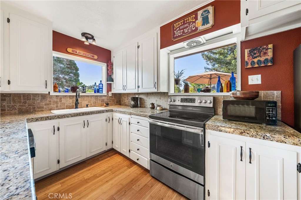 465 Hillcrest Drive Property Photo 12