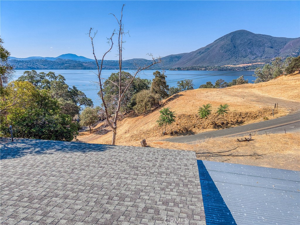 10670 Lakeshore Drive Property Photo 5