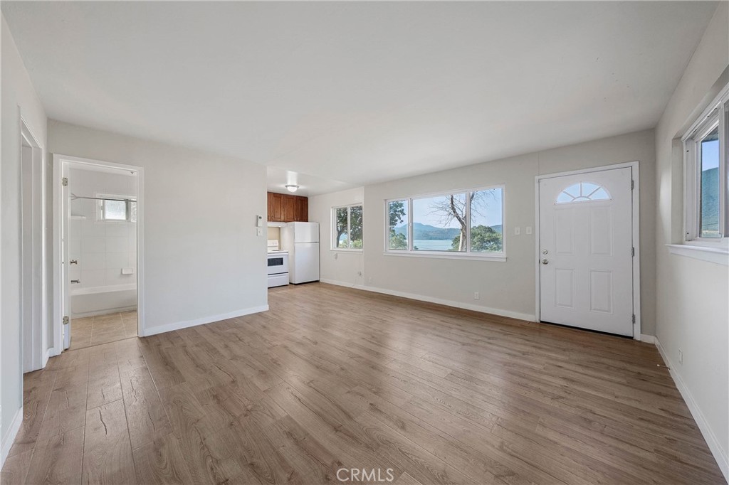 10670 Lakeshore Drive Property Photo 10