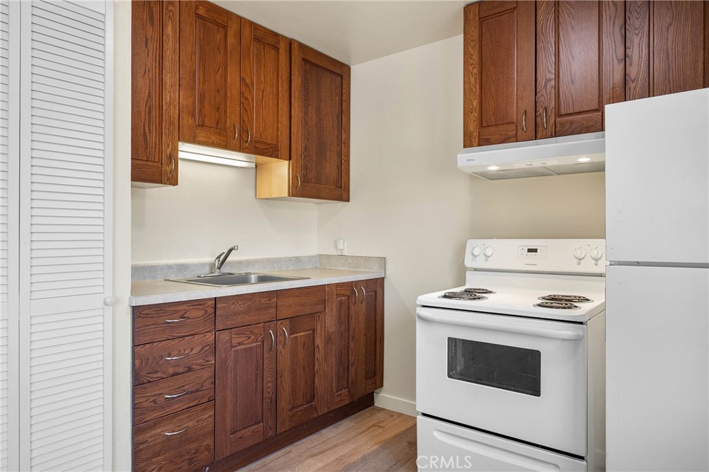 10670 Lakeshore Drive Property Photo 12