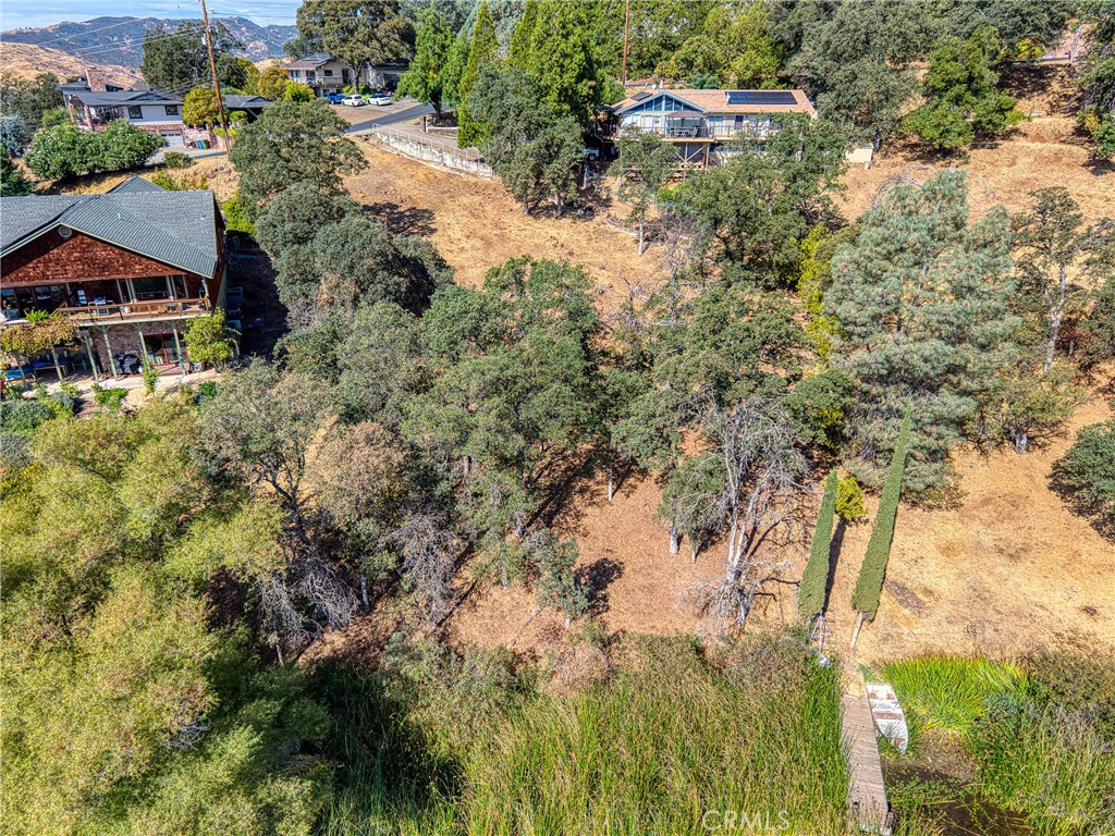 17200 Knollview Drive Property Photo 7