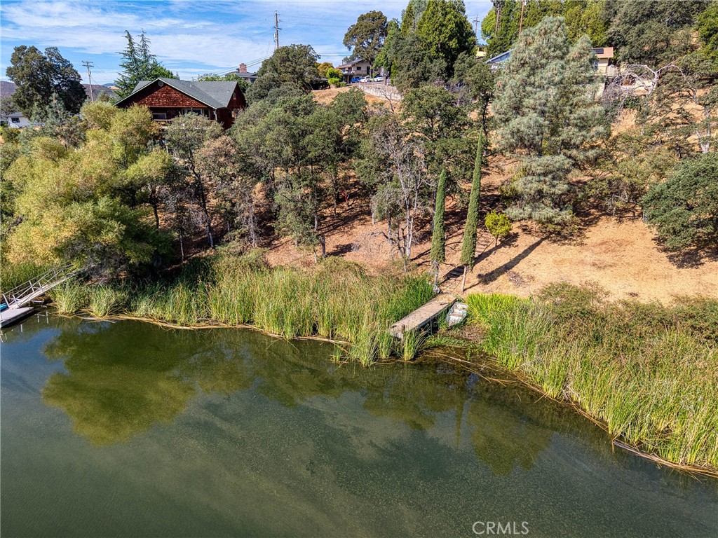 17200 Knollview Drive Property Photo 12
