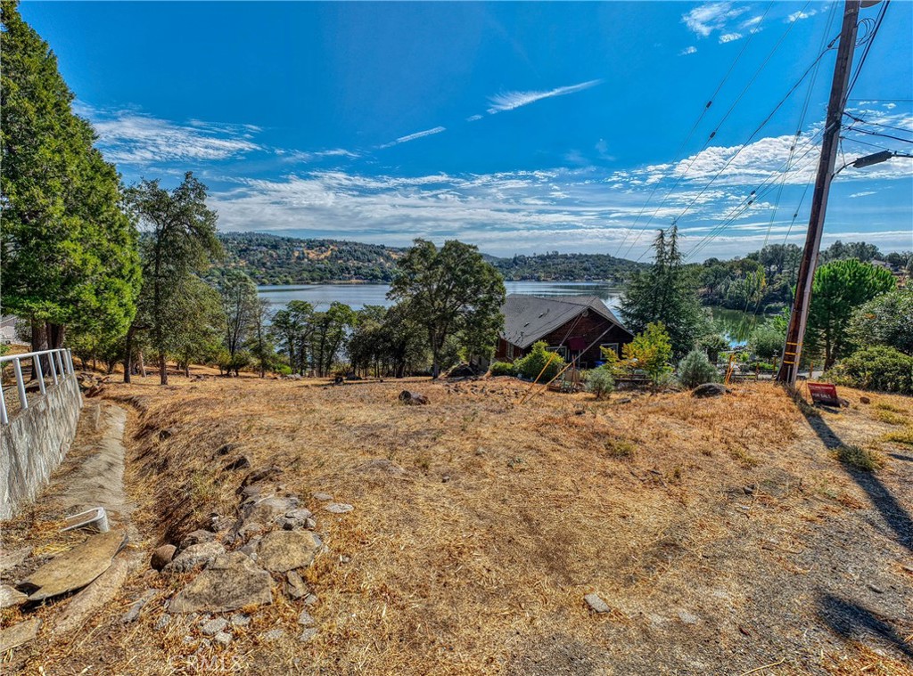 17200 Knollview Drive Property Photo 17