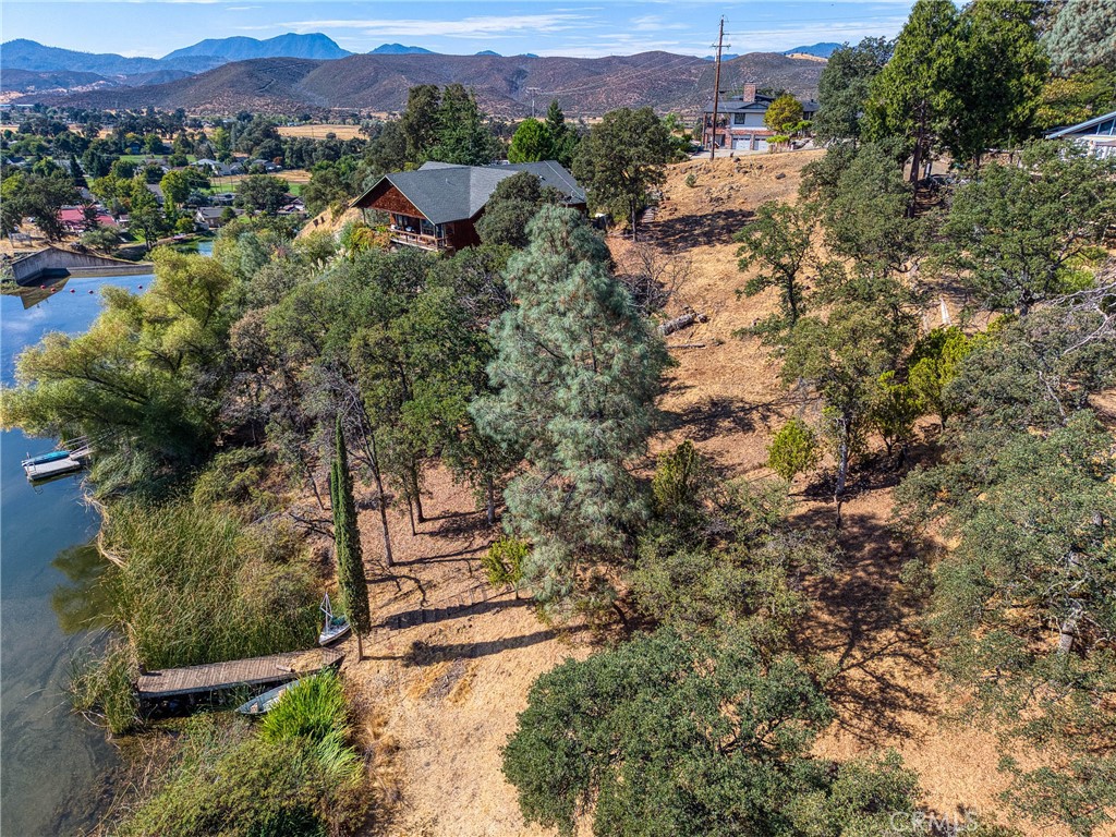 17200 Knollview Drive Property Photo 18