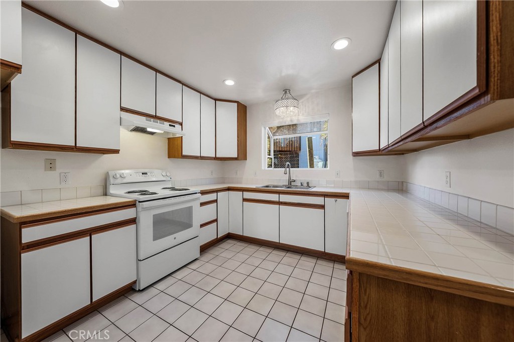 5404 Monterey Place Property Photo 11