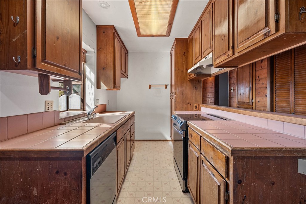 9069 Yaquima Drive Property Photo 14